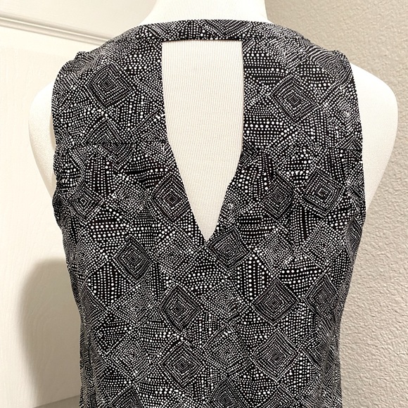 Old Navy slip on dress - Picture 2 of 5